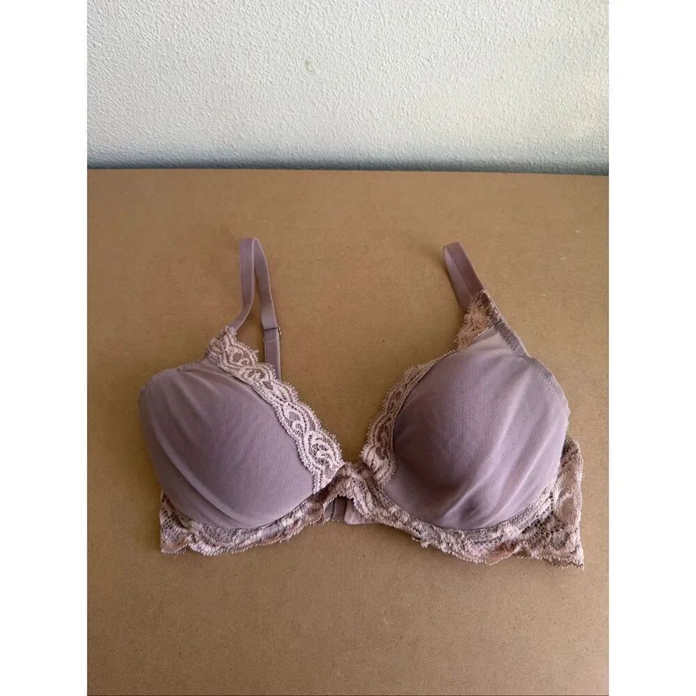 Natori Feathers Contour Plunge Bra size 32D